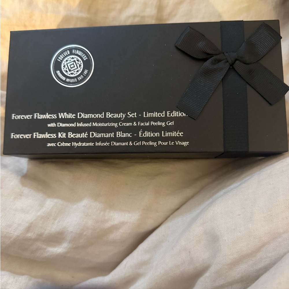 Forever Flawless White Diamond Beauty Set $295 retail !